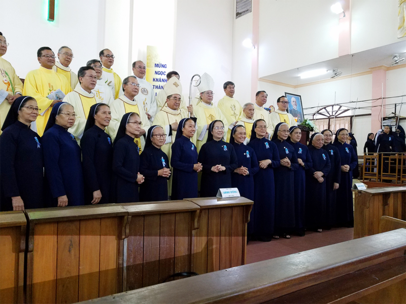 The IHM sisters in Nha Trang, Vietnam celebrate the 60th anniversary of their congregation.